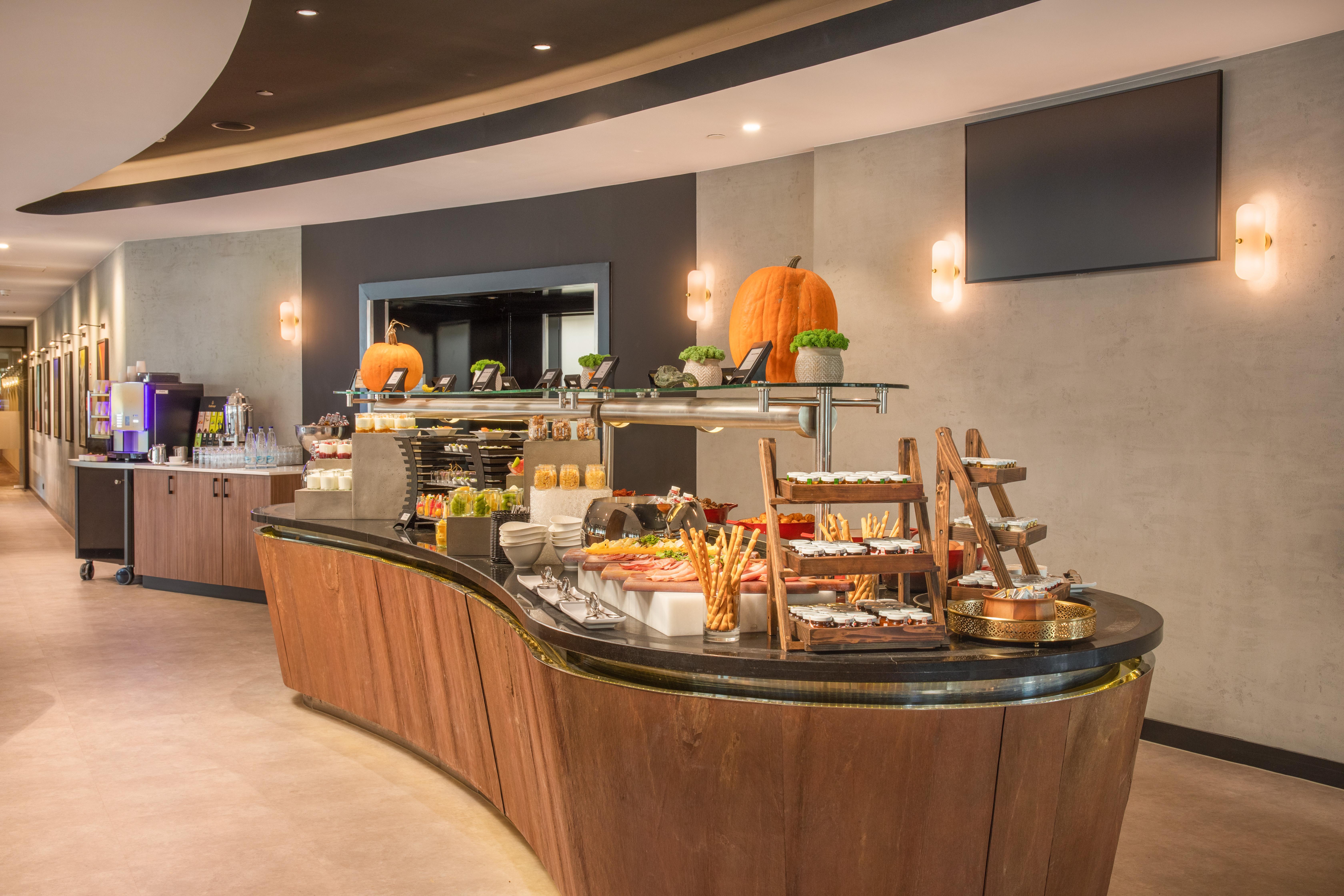 מלון Crowne Plaza By Ihg 4*