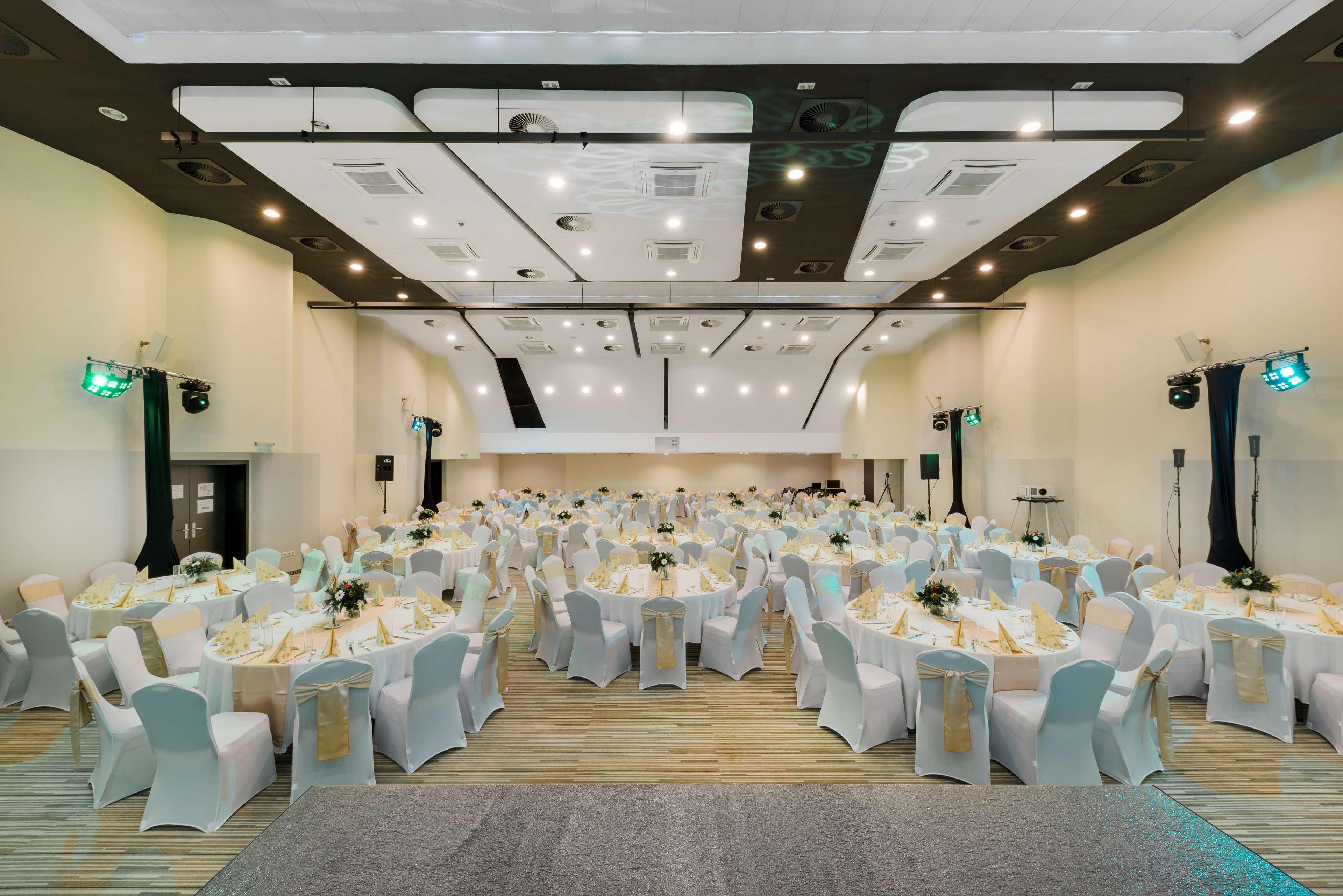 Crowne Plaza By Ihg Hotel Budapest