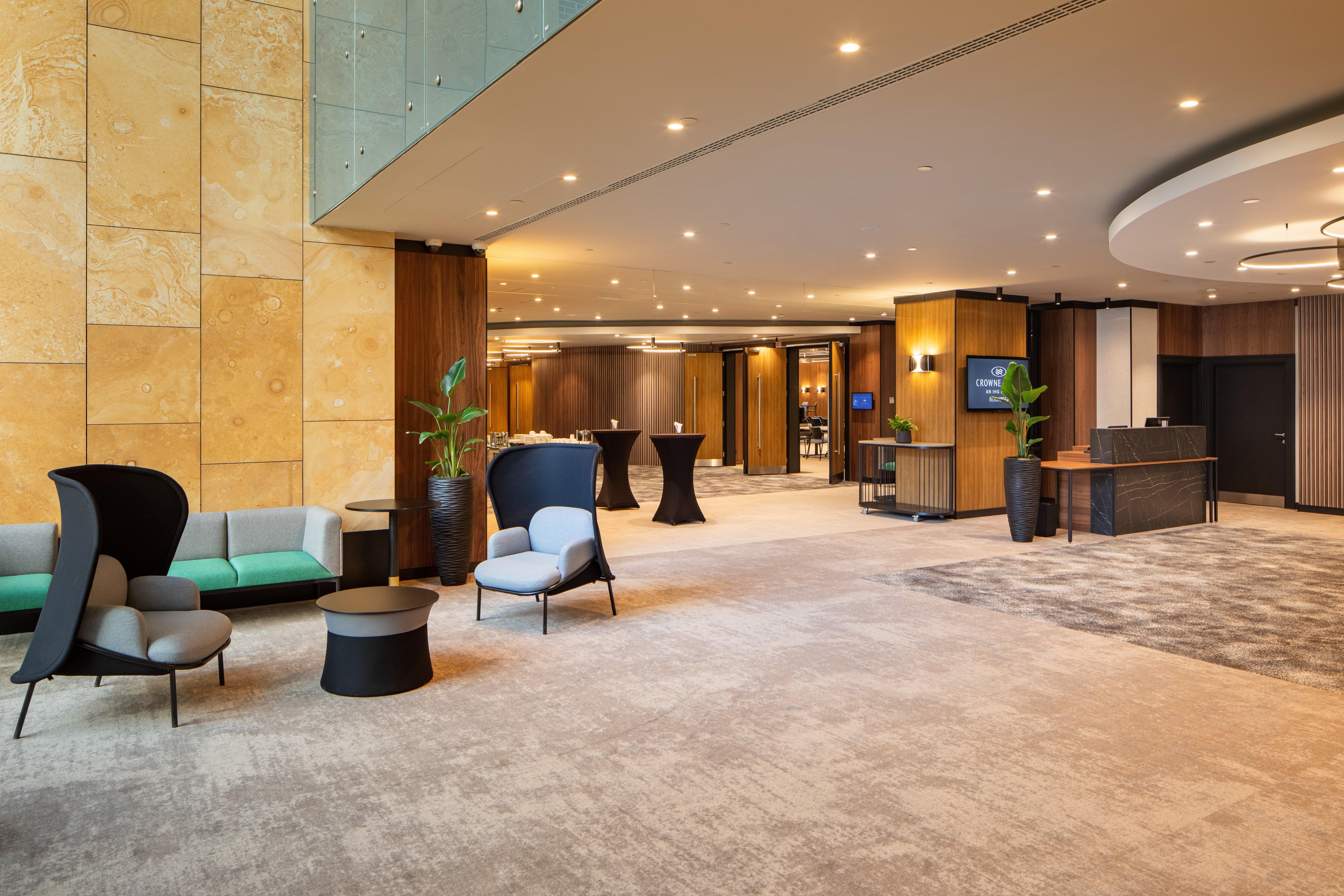 Crowne Plaza By Ihg