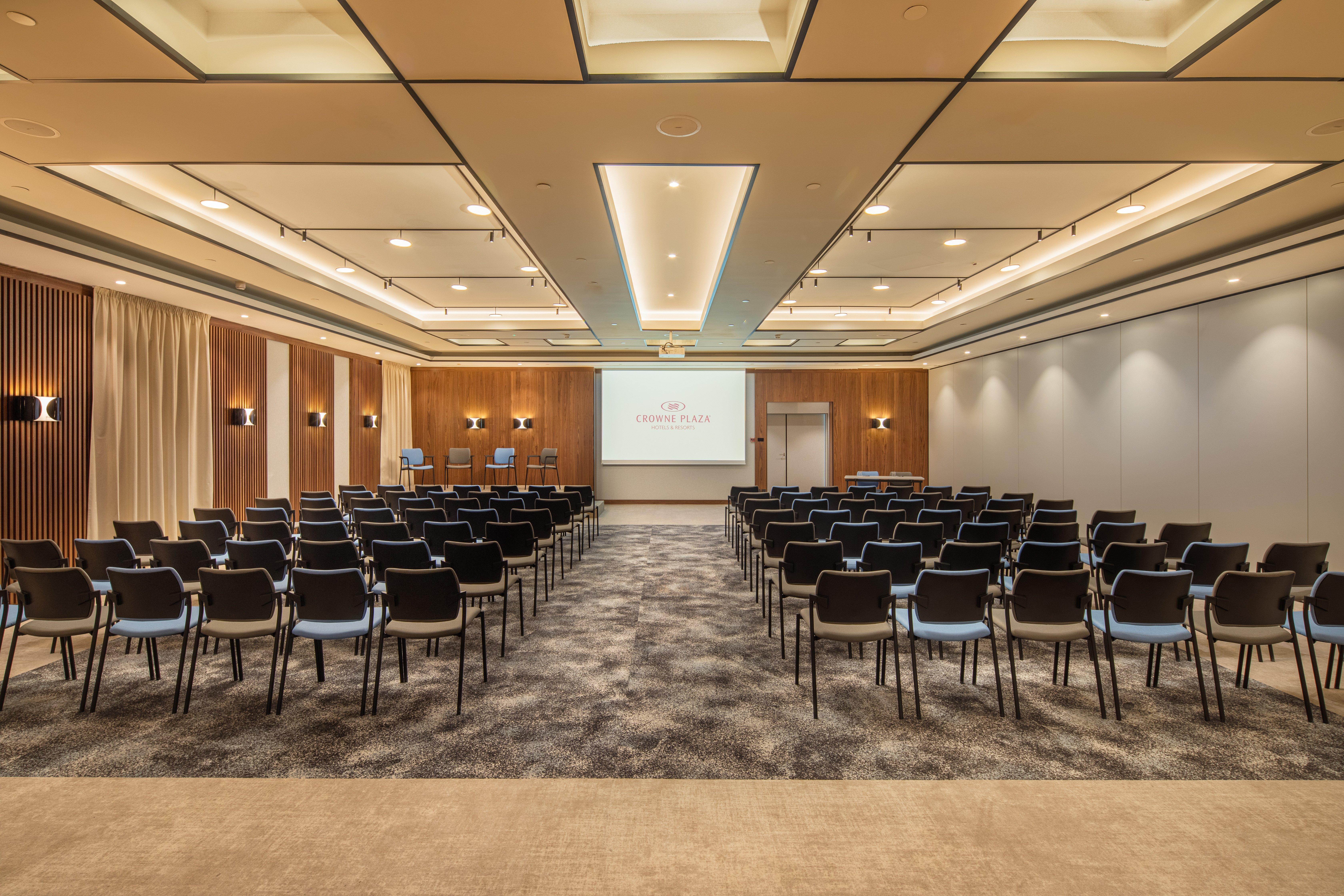 Hotel Crowne Plaza Budapest, An Ihg 4*